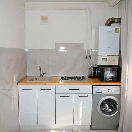 יירבאן Cozy Apartment Near To The Metro H Kochar 19 מראה חיצוני תמונה