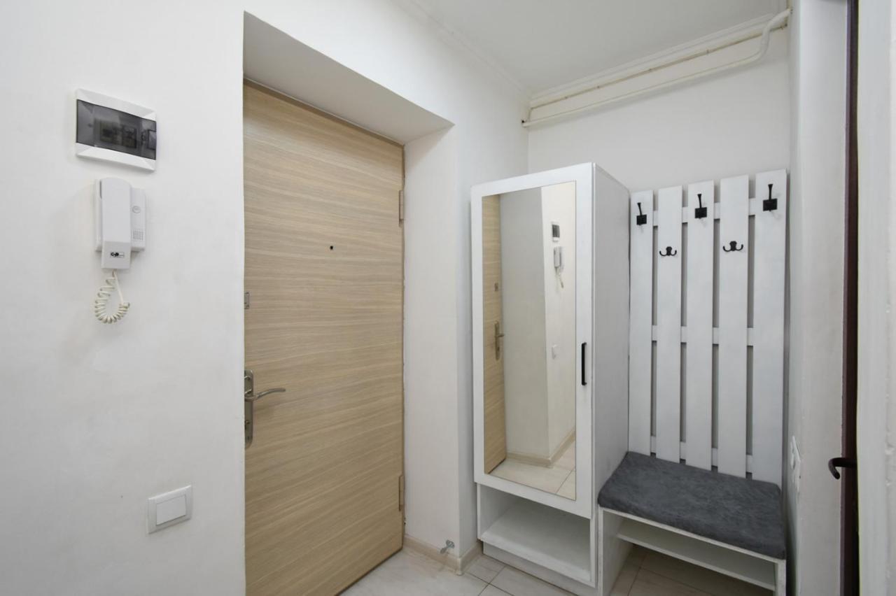 יירבאן Cozy Apartment Near To The Metro H Kochar 19 מראה חיצוני תמונה