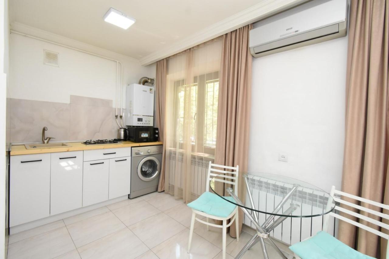 יירבאן Cozy Apartment Near To The Metro H Kochar 19 מראה חיצוני תמונה