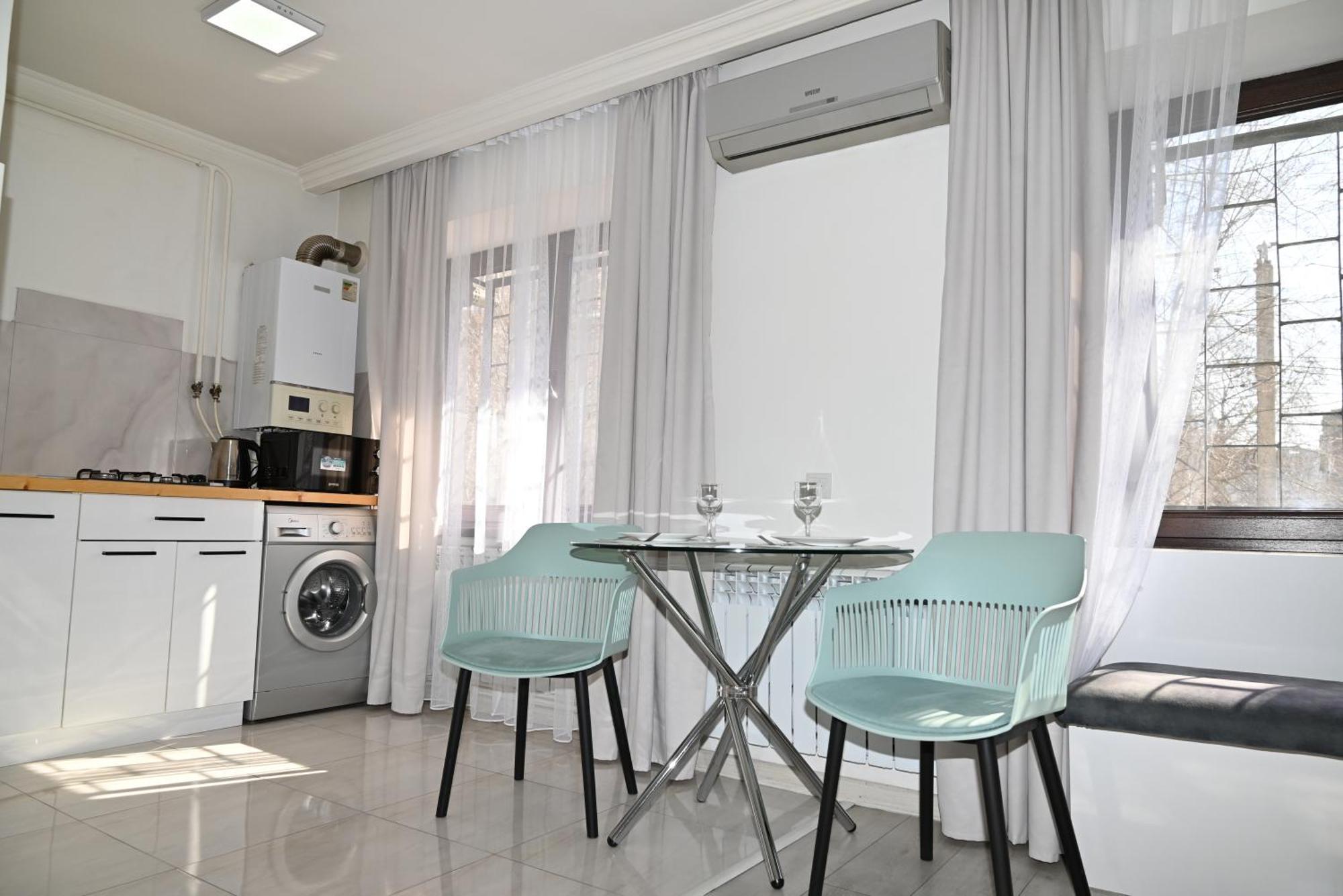 יירבאן Cozy Apartment Near To The Metro H Kochar 19 מראה חיצוני תמונה